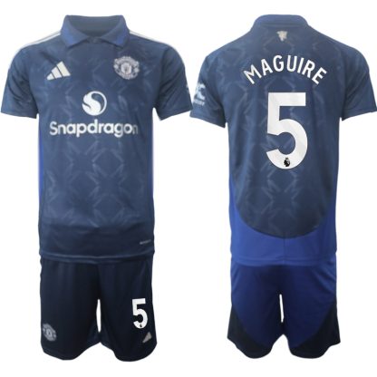 Billiga Manchester United Bortatröja 2024/25 Harry Maguire 5 Kortärmad (+ Korta byxor)