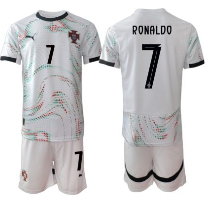 Köpa Fotbollströjor För Herr Portugal Bortatröja 2025/26 Cristiano Ronaldo 7 Kortärmad (+ Korta byxor)